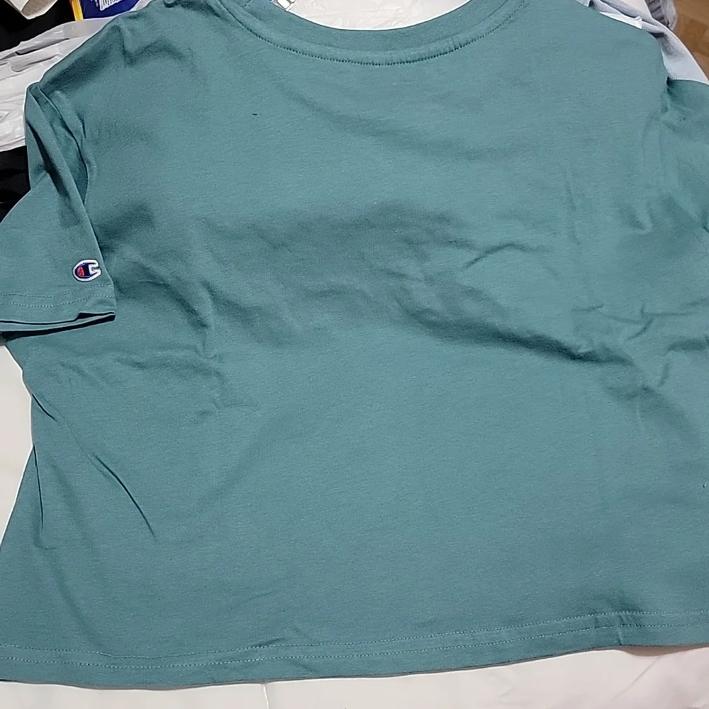 Crop Tee - Picture 4 of 4